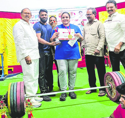 ముగిసిన ఉభయ గోదావరి జిల్లాల పవర్ లిఫ్టింగ్ పోటీలు1