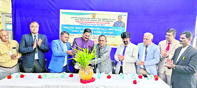 అక్రమ తవ్వకాలను అడ్డుకోలేరా? 2