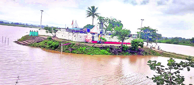 పలు రైళ్లు రద్దు
1