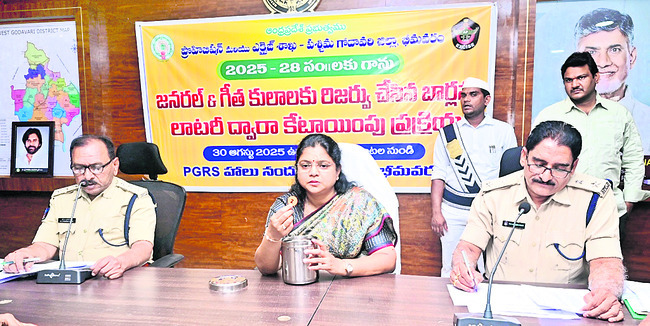 వైద్య సేవ.. అవినీతి తోవ1