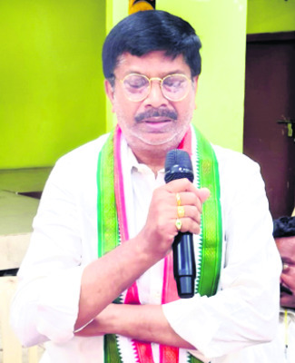 రఘురామకృష్ణరాజు సొంత నిర్ణయం
1
