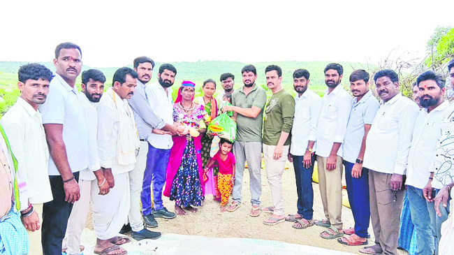 అప్రమత్తంగా ఉండాలి
3