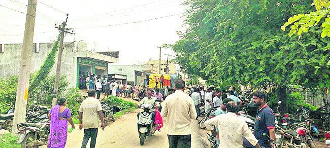 నిరీక్షణ.. నిరసన3