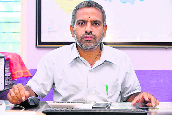 పంట నష్టం 13 వేల ఎకరాలు 1