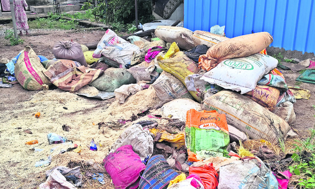 పంటలను ముంచిన గోదావరి!4