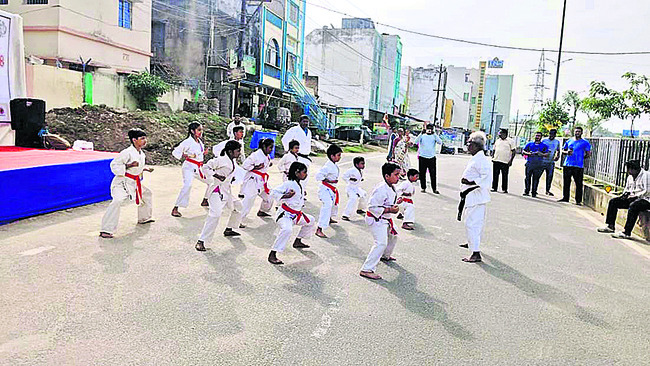 ఉత్సాహంగా స్వపరిపాలన దినోత్సవం2