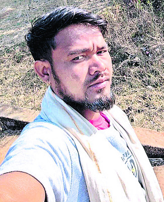 వలస కార్మికుల ఆచూకీ తెలపండి 1
