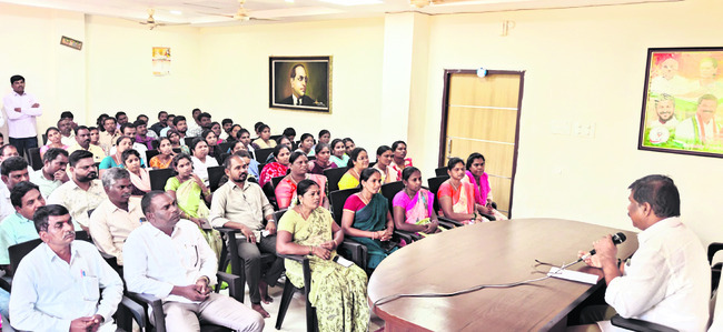విధి నిర్వహణలో అలసత్వం వహించొద్దు
1