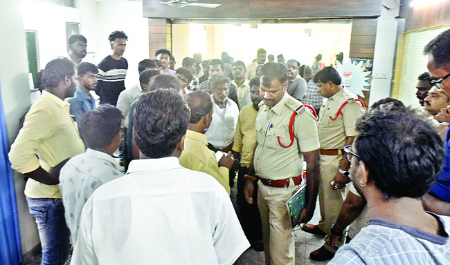 నిర్లక్ష్యానికి నిండుప్రాణం బలి 1