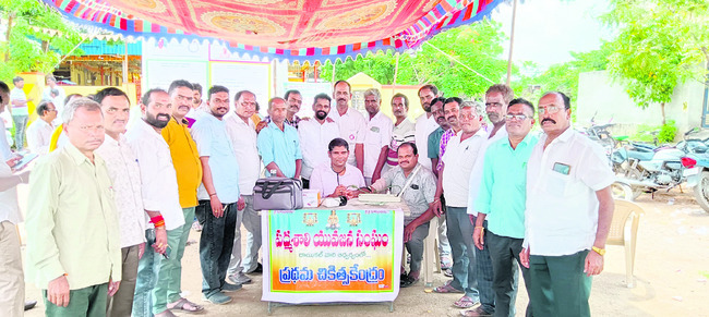 నృసింహునికి దేవాదాయ అదనపు కమిషనర్ పూజలు3