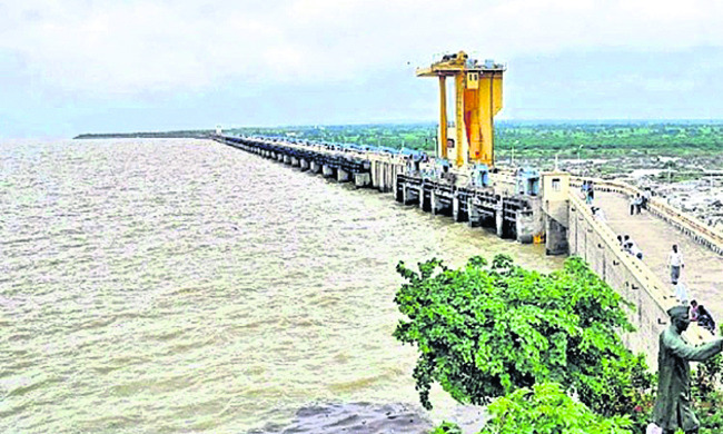 నృసింహునికి దేవాదాయ అదనపు కమిషనర్ పూజలు2