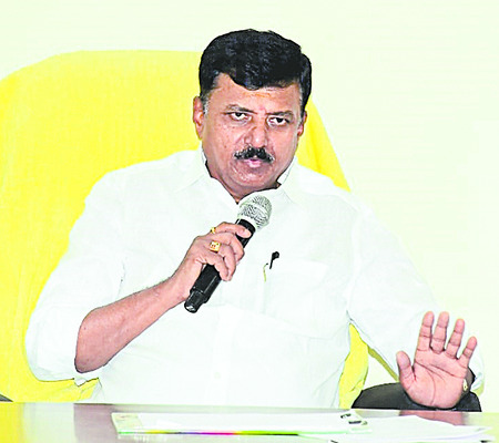 బీసీ రిజర్వేషన్లకు చట్టబద్ధత కల్పించాలి
1