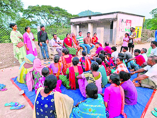 మేరింగి గ్రామానికి చేరుకున్న వైద్య బృందం1