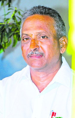 మాటల్లో కోటలు.. చేతల్లో కోతలు 1