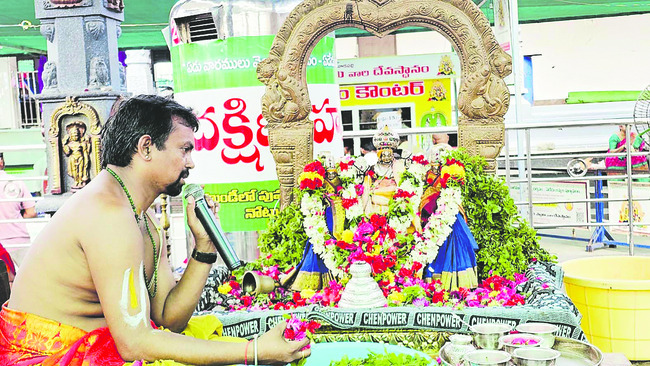 అన్ని దారులూ వాడపల్లికే..1