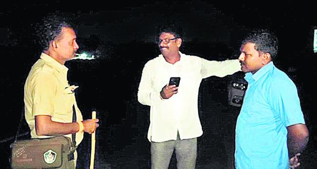 సానా రెచ్చిపోతున్నారు!1