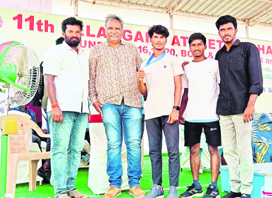 రాష్ట్రస్థాయి అథ్లెటిక్స్‌లో రజత పతకం 2