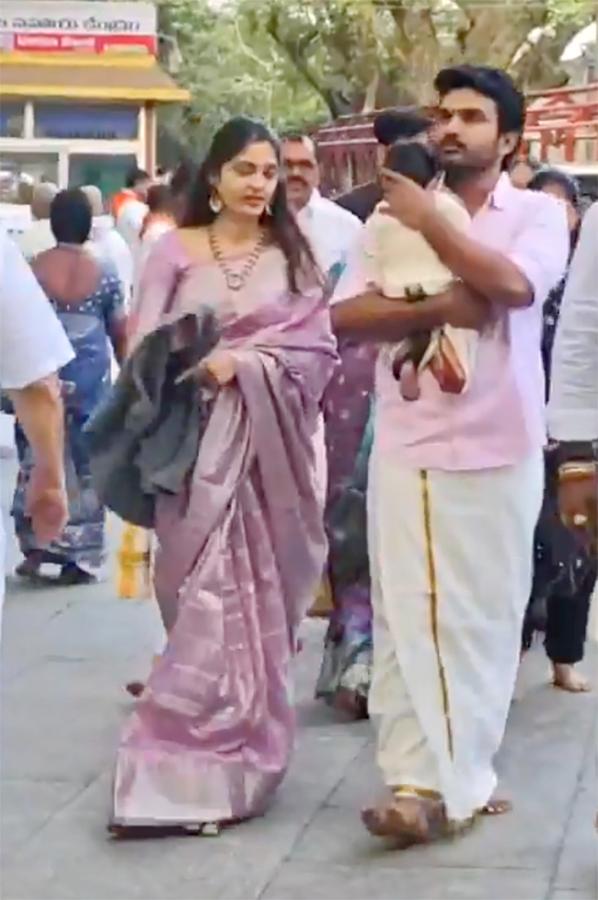Kiran Abbavaram with Wife Rahasya Visits Tirumala8