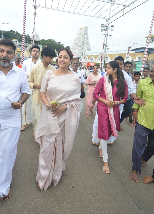 Surya family visits to Tirumala (Photos)16