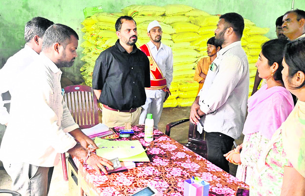 సమష్టి కృషితోనే జిల్లాకు అవార్డు1
