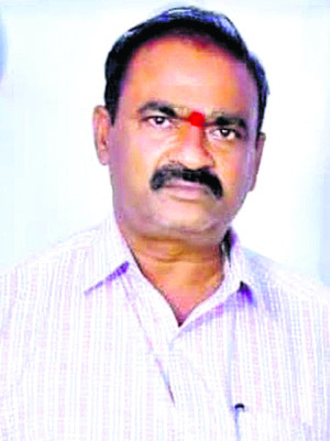 కాశీ సమీపంలో చల్గల్ వాసి ఆత్మహత్య1