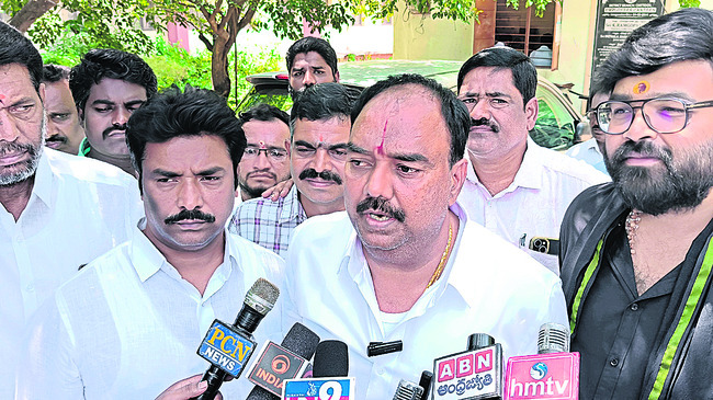 ఎరువుల కొరతపై జనాగ్రహం 1