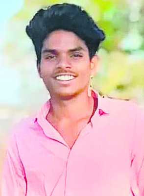 గేదె తాడు అడ్డురావడంతో..3