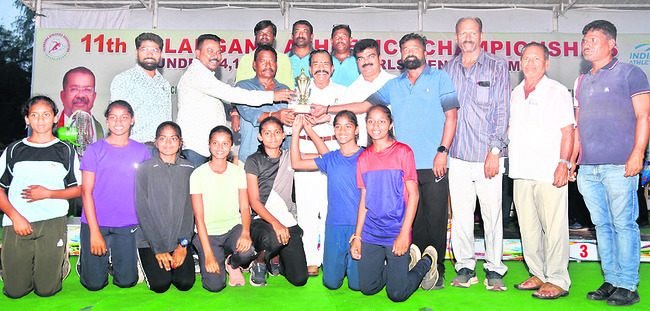 ఓవరాల్ చాంపియన్ ఖమ్మం1