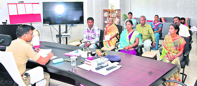 అభివృద్ధి పనులు పూర్తి చేయాలి2