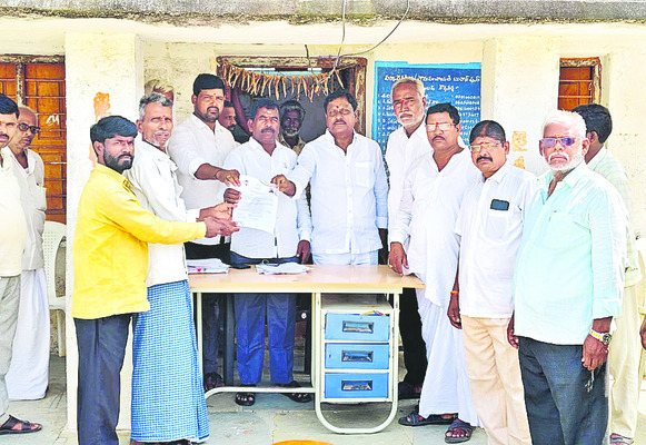 పేదల సంక్షేమమే ప్రభుత్వ లక్ష్యం 1