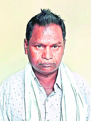 పట్టపగలే రూ.5 లక్షలు చోరీ1