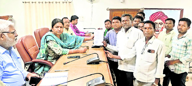 సత్వరమే పరిష్కరించాలి1