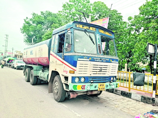 యథేచ్ఛగా డీజిల్‌ దందా! 1
