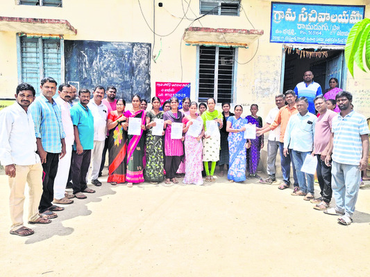 కాంగ్రెస్లో పలువురి చేరిక 2