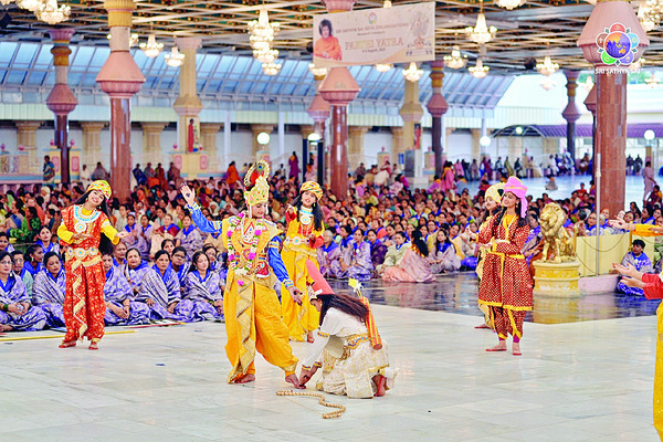 అలరించిన ‘కరిష్యే వచనం తవ’1