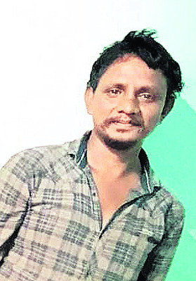 లారీని ఢీకొన్న ప్రైవేటు ట్రావెల్స్ బస్సు3