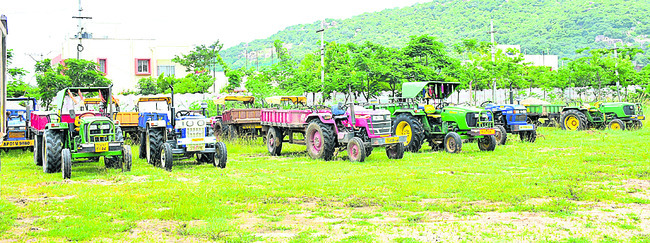 చిక్కితే చిలుము వదులుతోంది!1