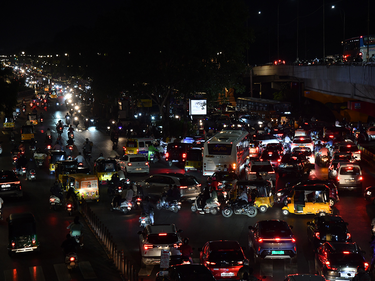 Hyderabad Rains : Heavy Rain Lashes Hyderabad34