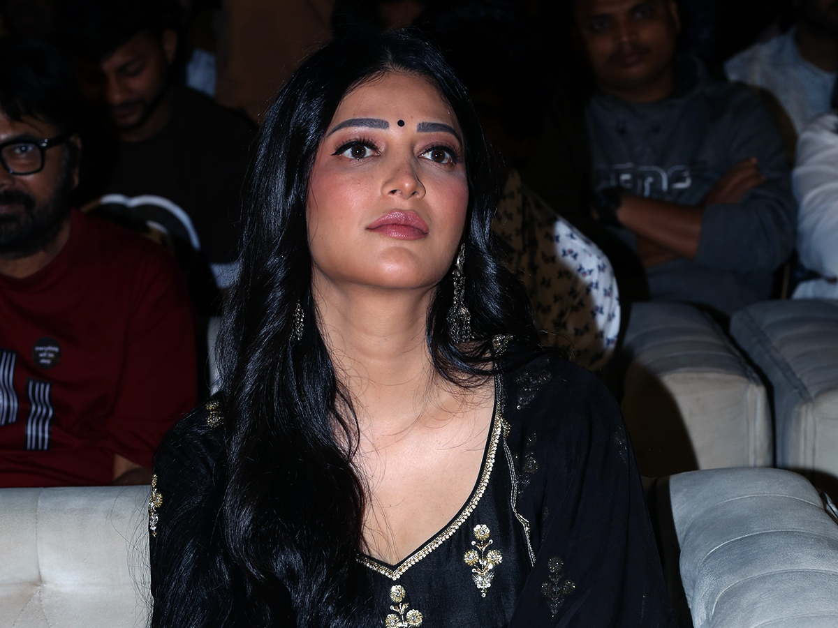 Shruti Haasan in Coolie Pre Release Event Photos10