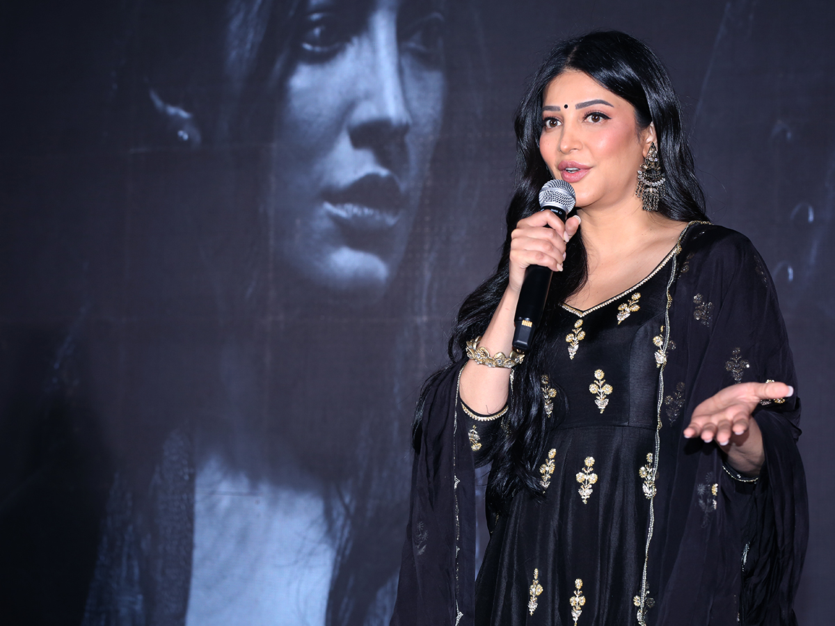 Shruti Haasan in Coolie Pre Release Event Photos11