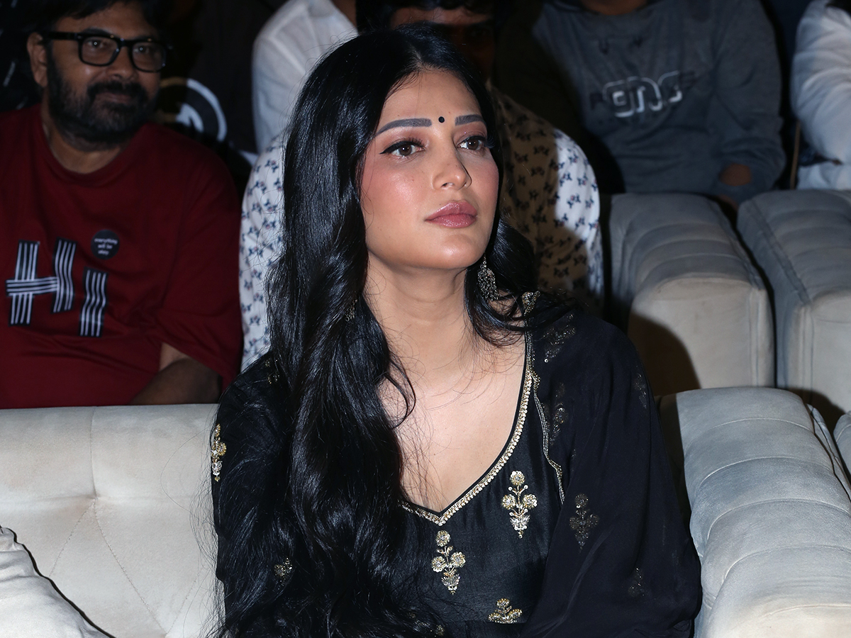 Shruti Haasan in Coolie Pre Release Event Photos12