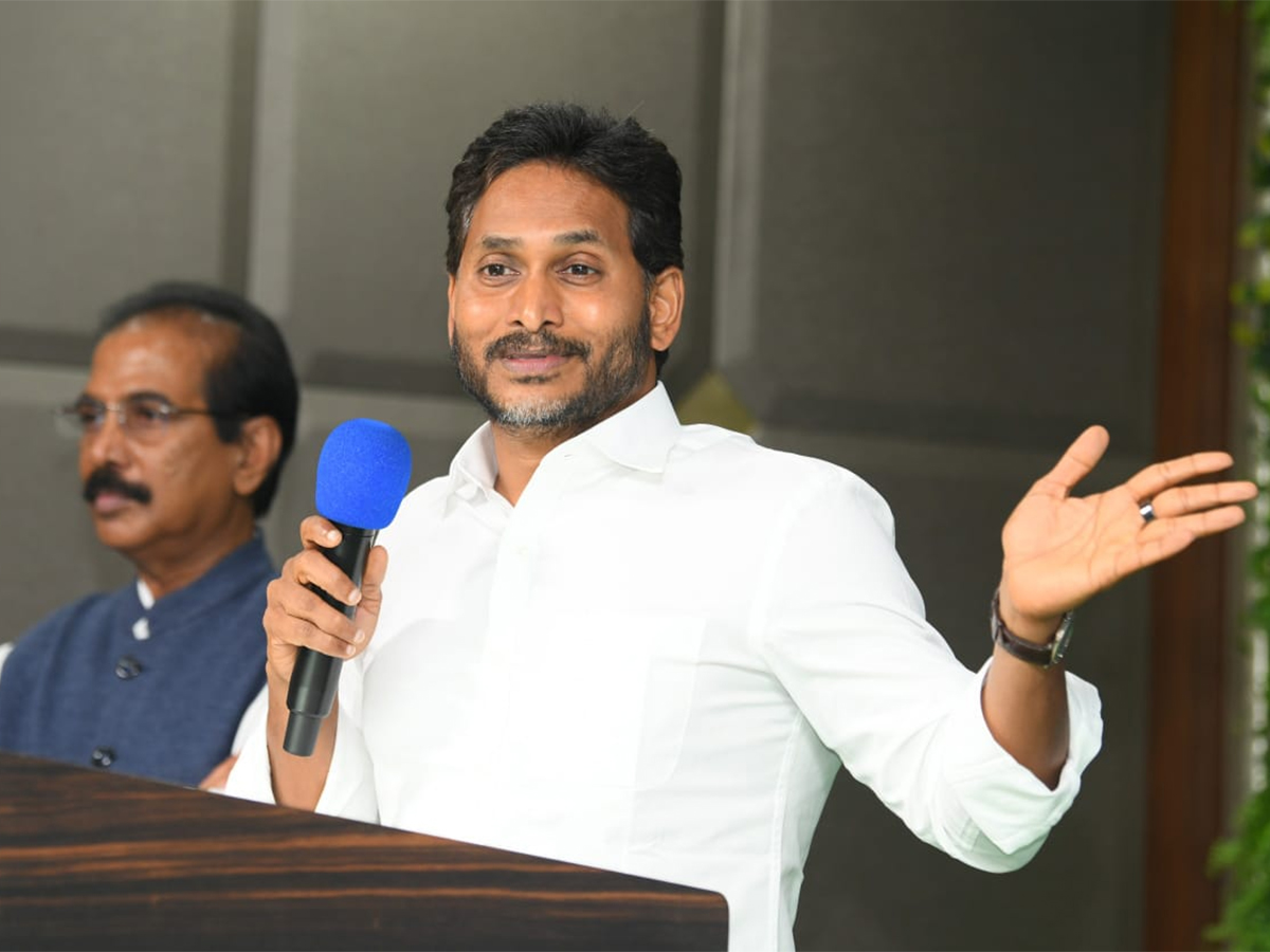 YS Jagan Meeting With YSRCP Legal Cell Representatives at Tadepalli10