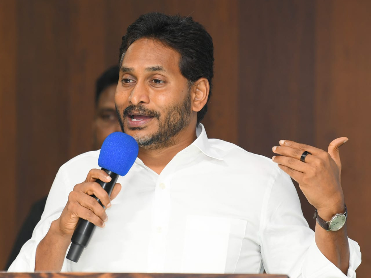 YS Jagan Meeting With YSRCP Legal Cell Representatives at Tadepalli3