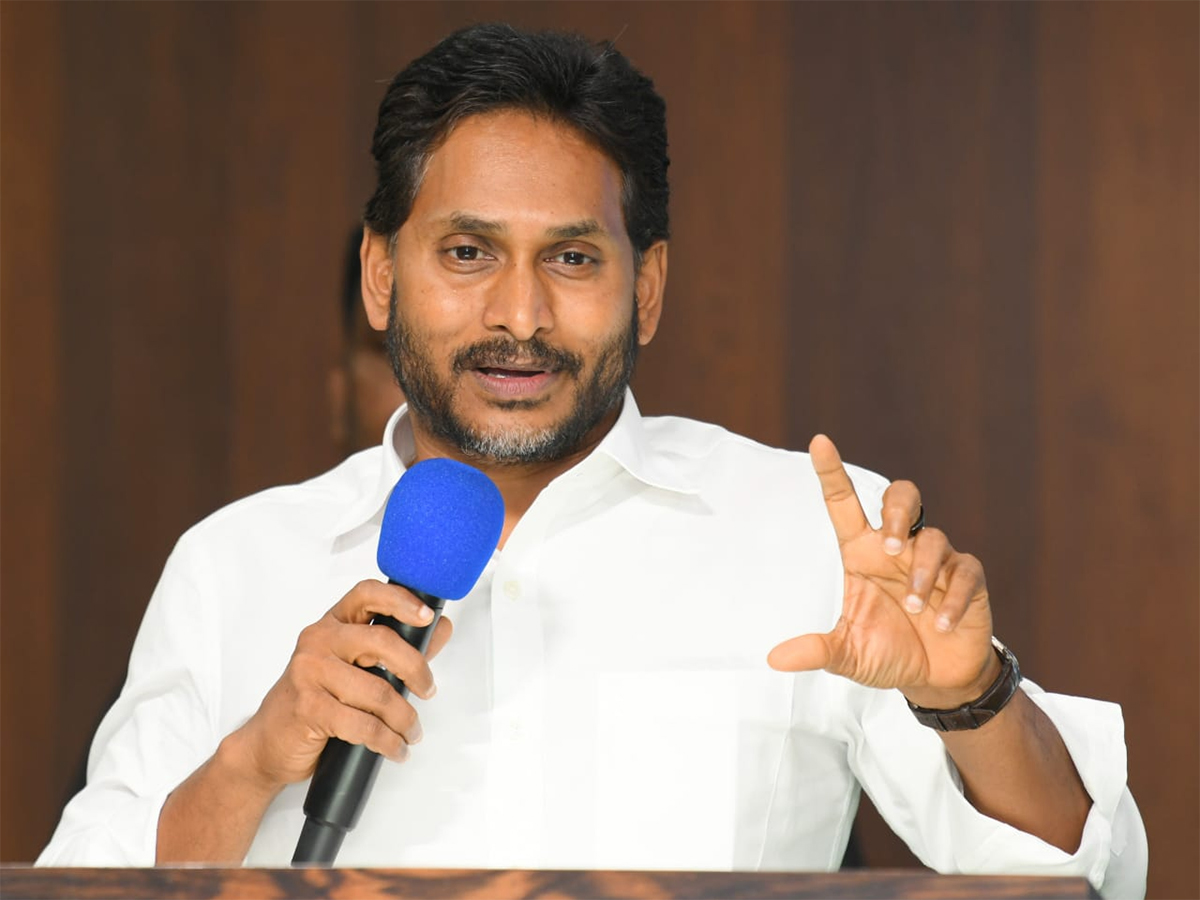 YS Jagan Meeting With YSRCP Legal Cell Representatives at Tadepalli6