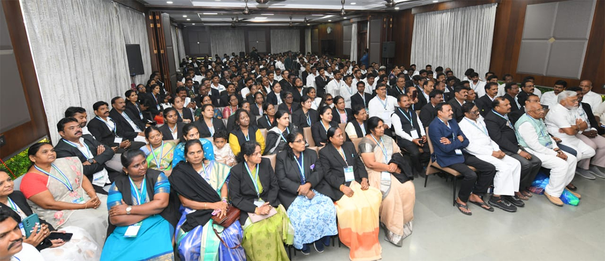 YS Jagan Meeting With YSRCP Legal Cell Representatives at Tadepalli9