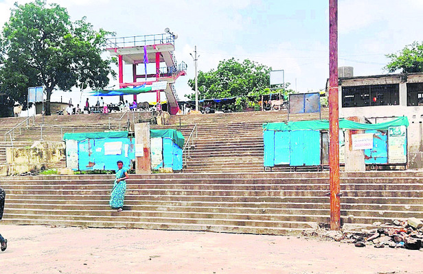 వసతుల్లేని గోదావరి1