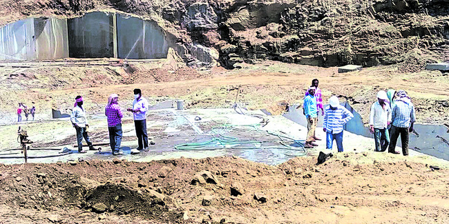 అక్రమ పేలుళ్లు 1
