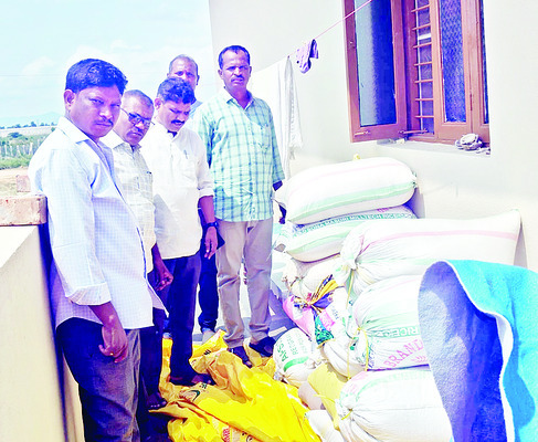 మంత్రుల ఇలాకాల్లోనూ రేషన్ దందా 2