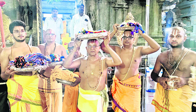 శాస్త్రోక్తంగా పవిత్రోత్సవాలు1