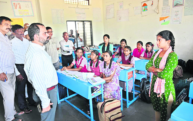 వసతి గృహాల్లో భోజనంపై ప్రత్యేక దృష్టి1